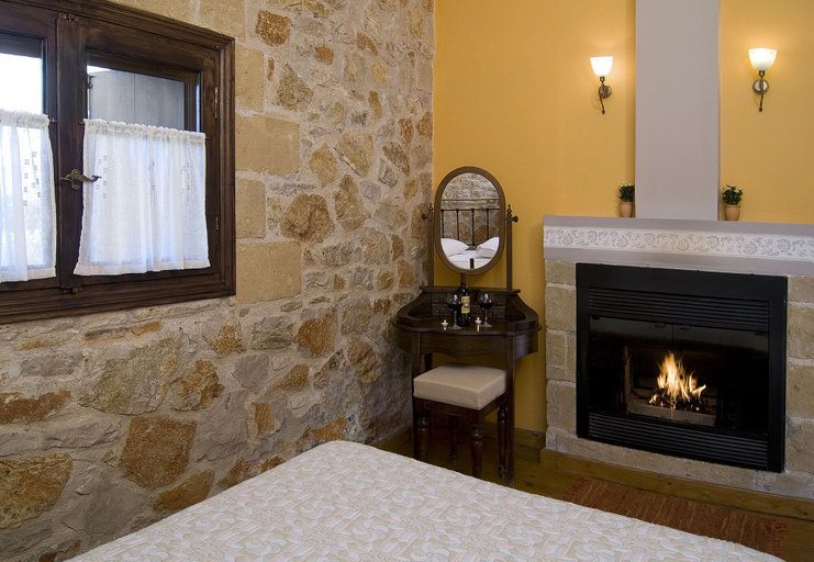 Bedroom 4, Klymeni Traditional Homes, Peloponnese