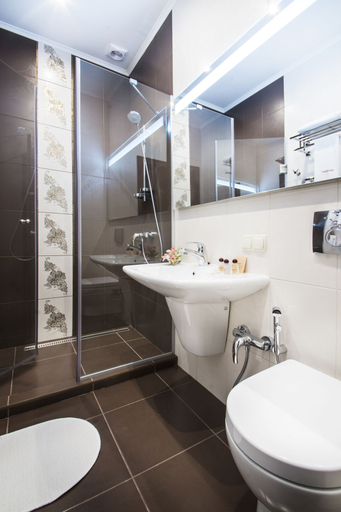 Bathroom 4, BonApart Hotel, Pechers'kyi