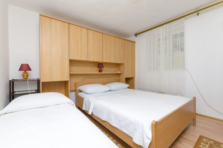 Bedroom 5, Apartments Visnja, Primošten