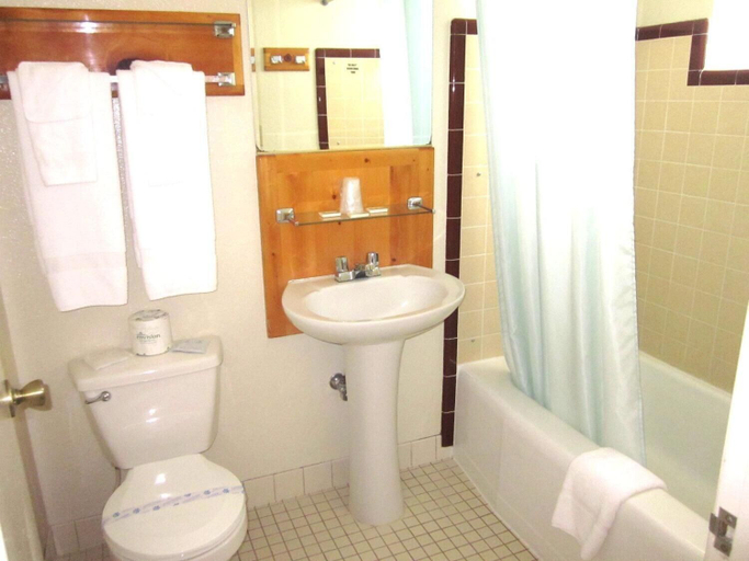 Bathroom 4, Color Country Motel, Garfield