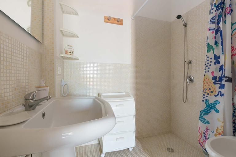 Bathroom 3, Villetta Playa de Mar, Taranto