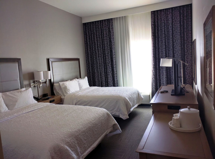 Bedroom 3, Hampton Inn & Suites Tempe/Phoenix Airport, AZ, Maricopa