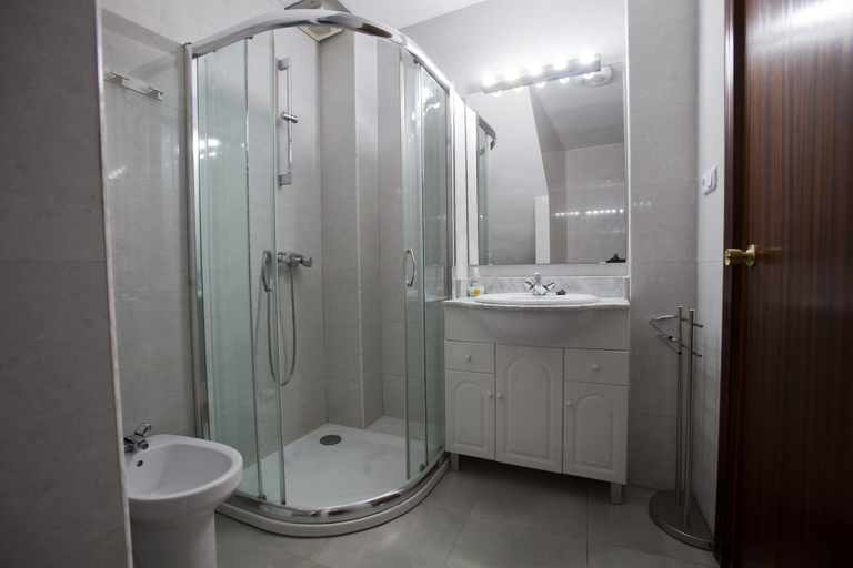 Bathroom 4, Banda del Mar Apartment 101613 by MO Rentals, Málaga