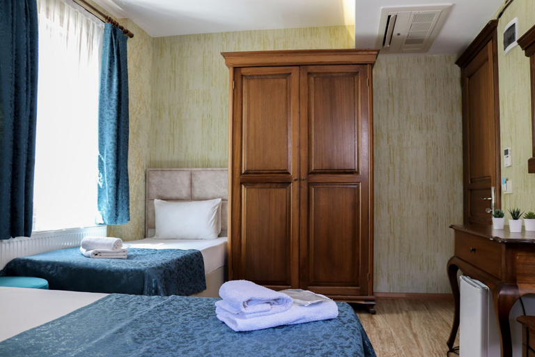 Bedroom 5, Doruk Hotel, Ayvalık