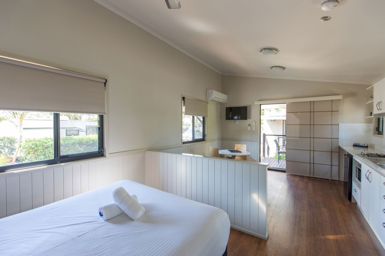 Bedroom 3, Main Beach Tourist Park, Gold Coast