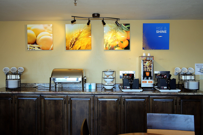 Food & Drinks 5, Comfort Inn & Suites Ashland, Jackson
