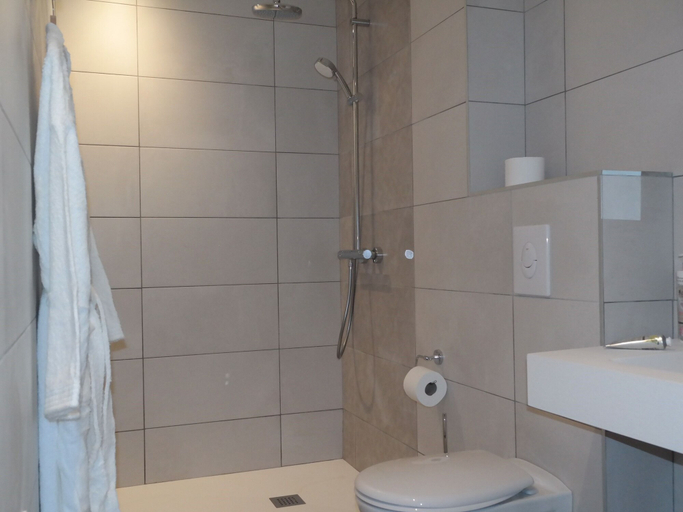 Bathroom 5, Hôtel La Voile, Var
