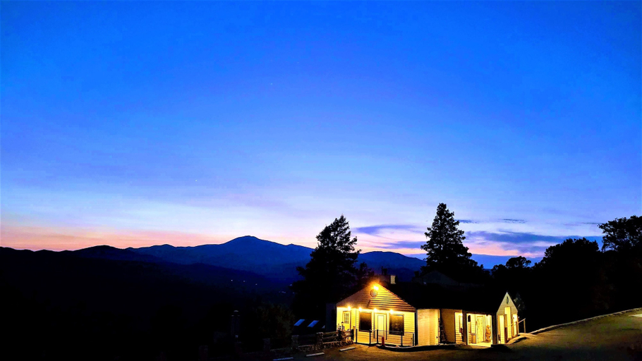 Exterior & Views 2, High Sierra Condominium, Lincoln