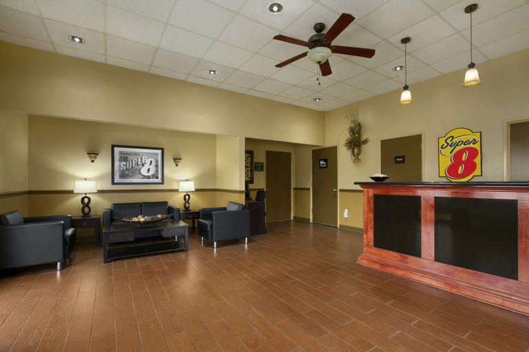 Others 4, Super 8 by Wyndham Tupelo Airport, Lee