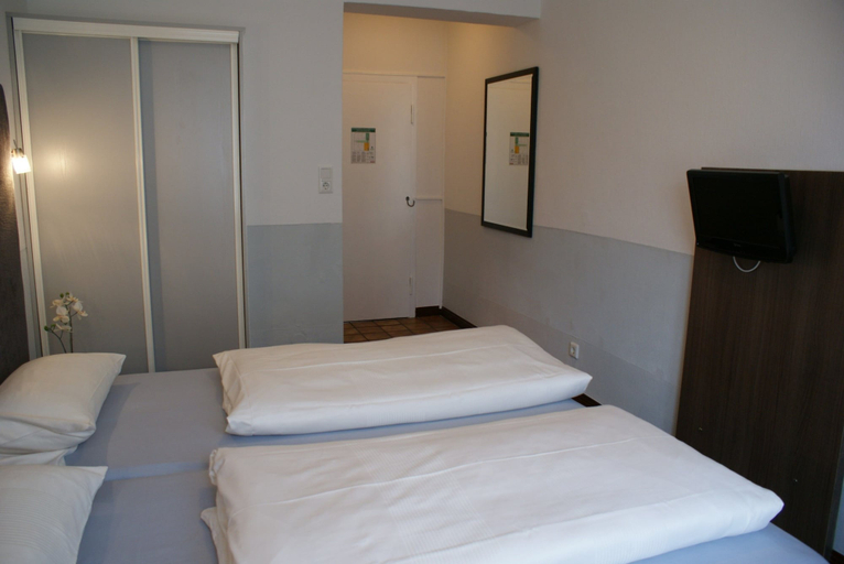 Bedroom 4, Bahn Hotel, Düsseldorf