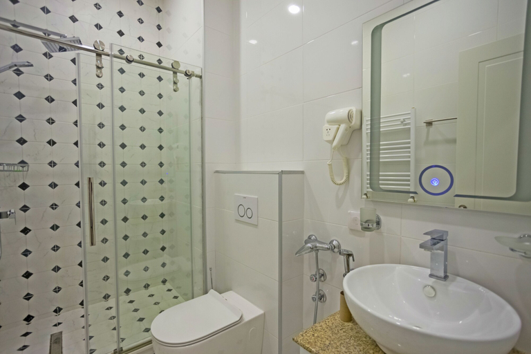 Bathroom 4, Hotel Genio, Tbilisi