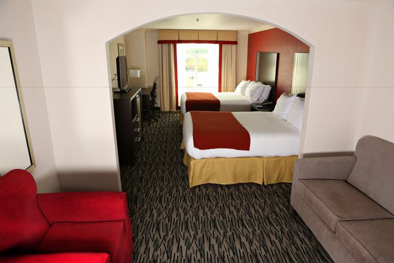 Bedroom 3, Holiday Inn Express & Suites SUMTER by IHG, Sumter