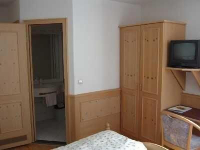 Bedroom 2, Hotel Gasthof Stern, Unterallgäu