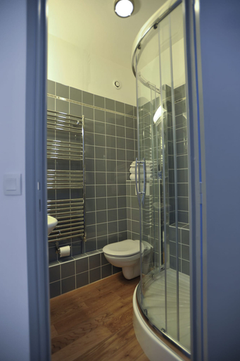 Bathroom 5, Hôtel des Falaises, Seine-Maritime