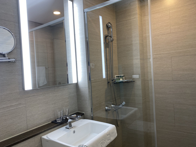 Bathroom 4, New Donghae Hotel, Donghae