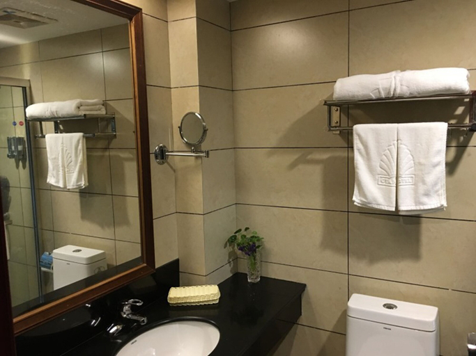 Bathroom 4, GreenTree Alliance Nanping Yanping District Xinjian Road Hotel, Nanping