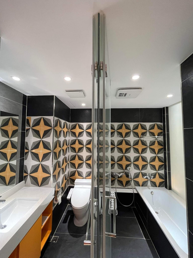 Bathroom 3, Bentley Hotel, Taoyuan