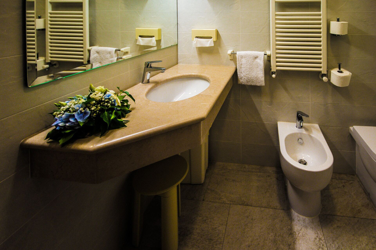 Bathroom 3, Hotel Baviera, Venezia