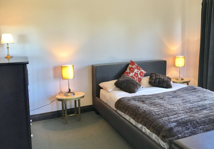 Bedroom 3, Hill's Creek Holiday Home, Corangamite - South
