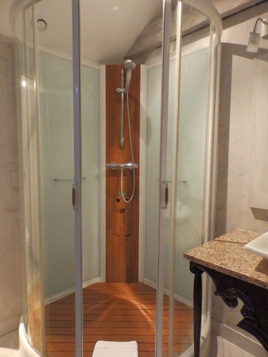 Bathroom 5, Château du Pin, Ille-et-Vilaine
