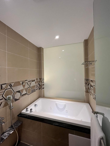 Bathroom 2, Bentley Hotel, Taoyuan