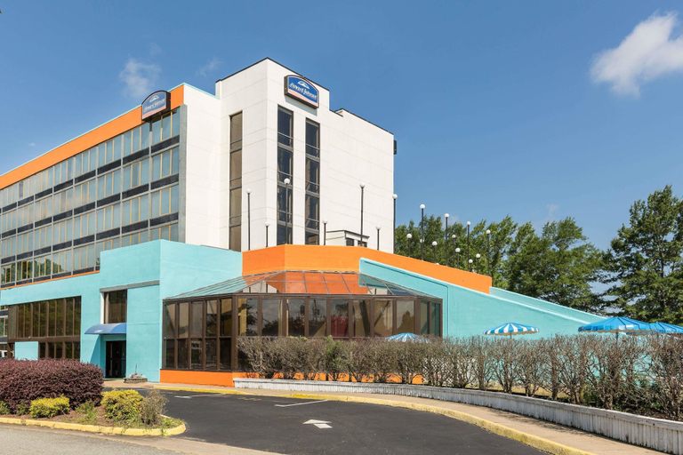 Exterior & Views 2, Howard Johnson by Wyndham Williamsburg, James City