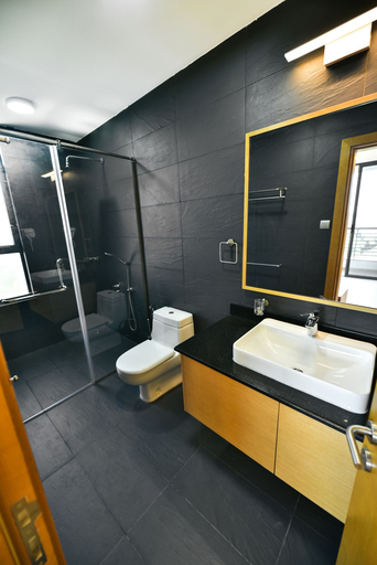 Bathroom 5, K Hotels, Entebbe