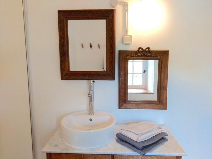 Bathroom 5, La Maison Folia, Manche