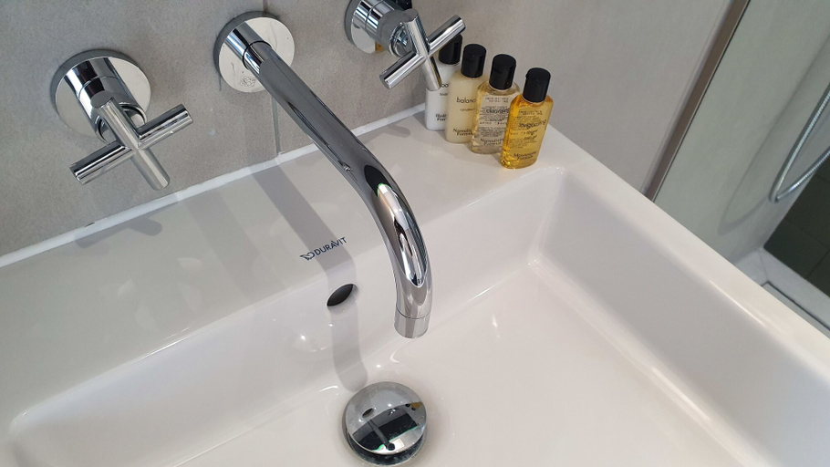 Bathroom 3, London Luxury - Sleeps 12 Greenwich - O2, London