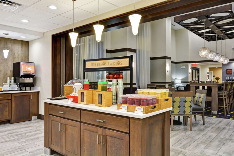 Food & Drinks 5, Hampton Inn & Suites Ashland, Ashland