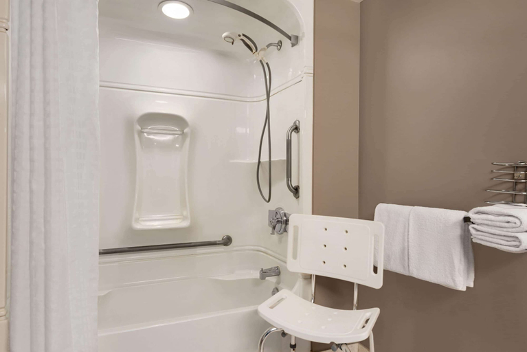 Bathroom 4, Royal Hotel Regina, Trademark Collection by Wyndham, Division No. 6