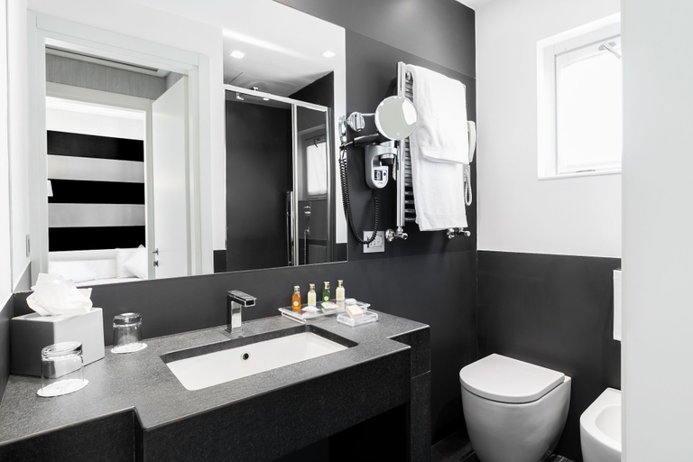 Bathroom 4, Hotel Mancino 12, Roma