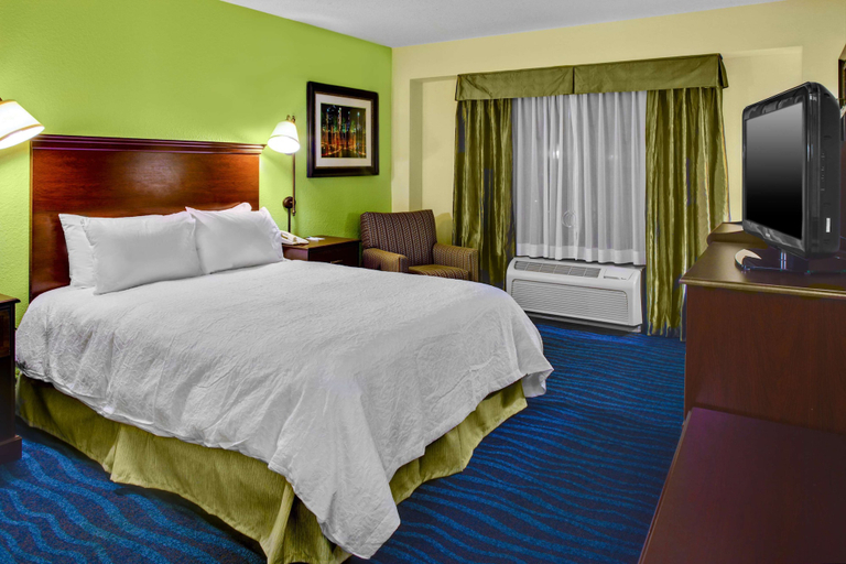 Bedroom 3, Hampton Inn - Atlanta Perimeter Center, Fulton