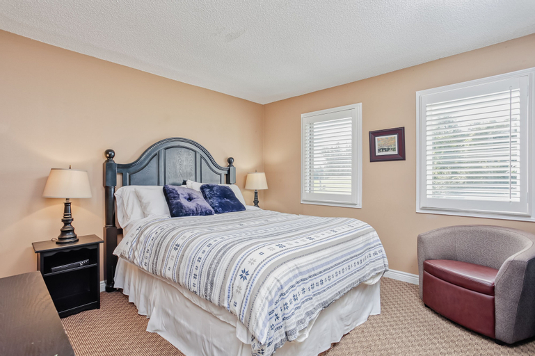 Bedroom 24