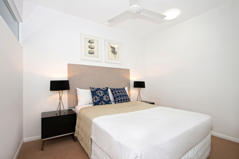 Bedroom 2, Allure Hotel & Apartments, South Townsville