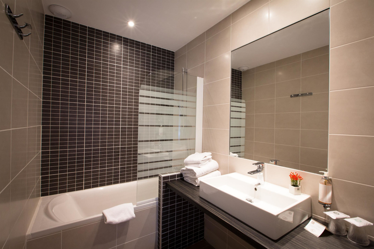 Bathroom 5, Best Western Plus Hotel Plaisance, Rhône
