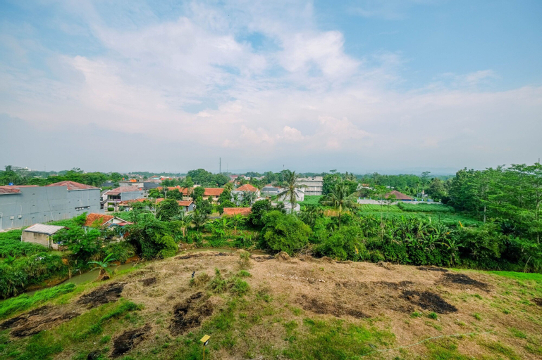 Exterior & Views 4, Comfortable and Homey Studio Apartment at Dramaga Tower near IPB By Travelio, Bogor