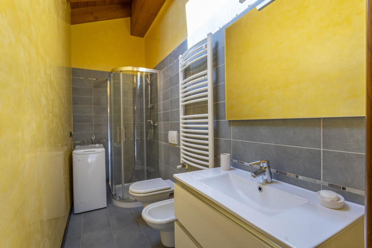 Bathroom 4, New Deal - APT with Terrace & Jacuzzi, Udine
