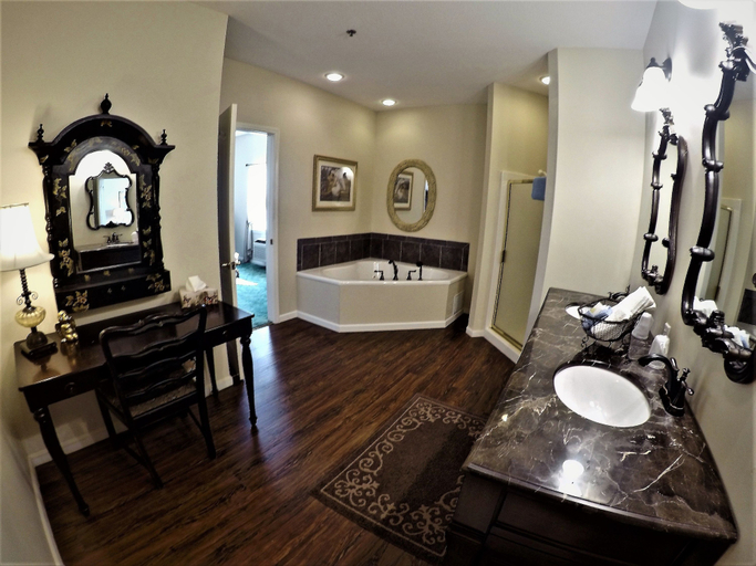 Bathroom 4, Bradford House Bed & Breakfast, Taney