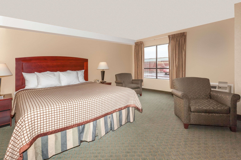 Bedroom 2, Days Inn by Wyndham Utica, Oneida