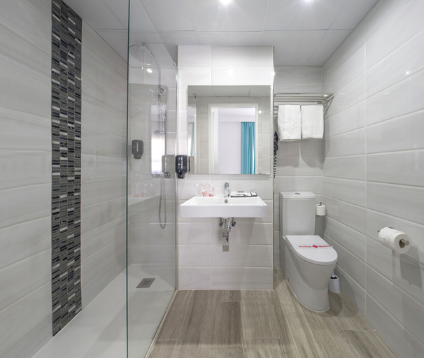 Bathroom 5, Hotel Tropical, Baleares