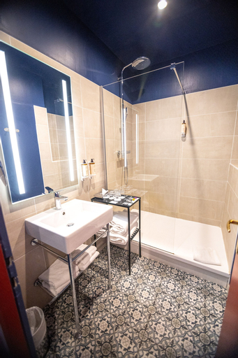 Bedroom 5, Mercure Rochefort La Corderie Royale, Charente-Maritime