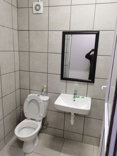 Bathroom 3, Monument Park Lane, Nelson Mandela Bay