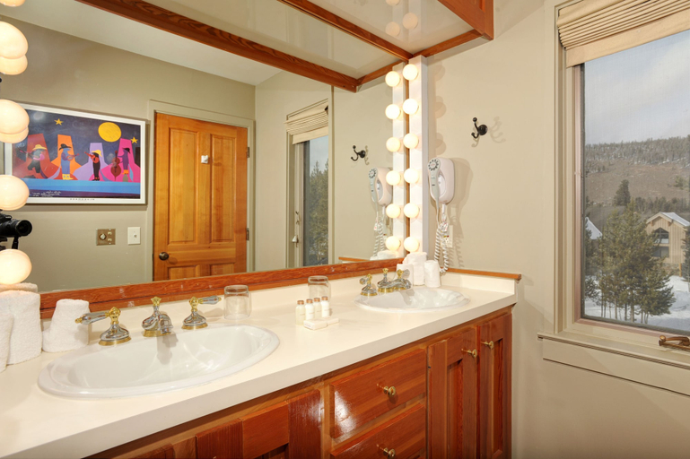 Bathroom 3, Forest Condominiums by Vail Resorts, Summit