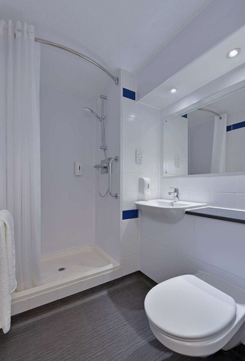 Bathroom 4, Travelodge Glasgow Airport, Renfrewshire
