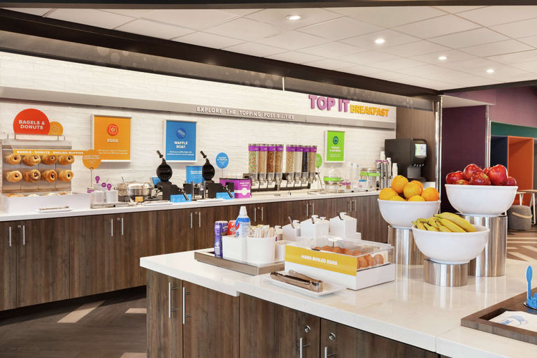 Food & Drinks 5, Tru by Hilton Charlotte Ayrsley, Mecklenburg