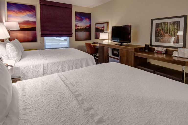 Bedroom 4, Hampton Inn Arkadelphia, Clark