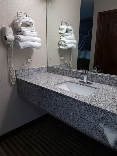 Bathroom 4, Super 8 by Wyndham Lexington/Hamburg Area, Fayette