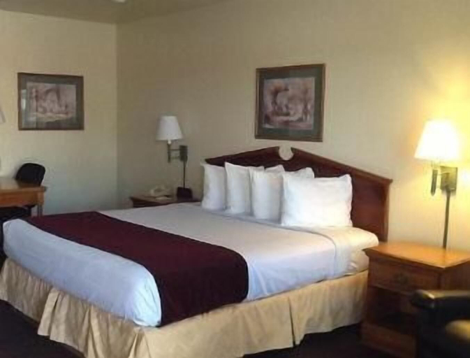 Bedroom 2, Days Inn by Wyndham San Angelo, Tom Green