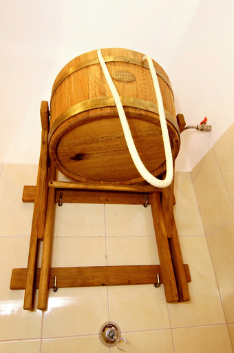 Bathroom 3, Odesskiy Dvorik, Odes'ka